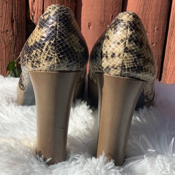 Guess Platform Nude Snakeskin Pumps Heels Size 7.5 - Picture 5 of 9